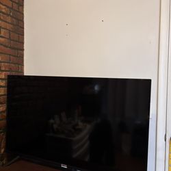 TCL 50-inch Class 4-Series 4K UHD Smart Roku LED TV - 50S435