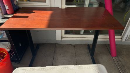 Computer desk