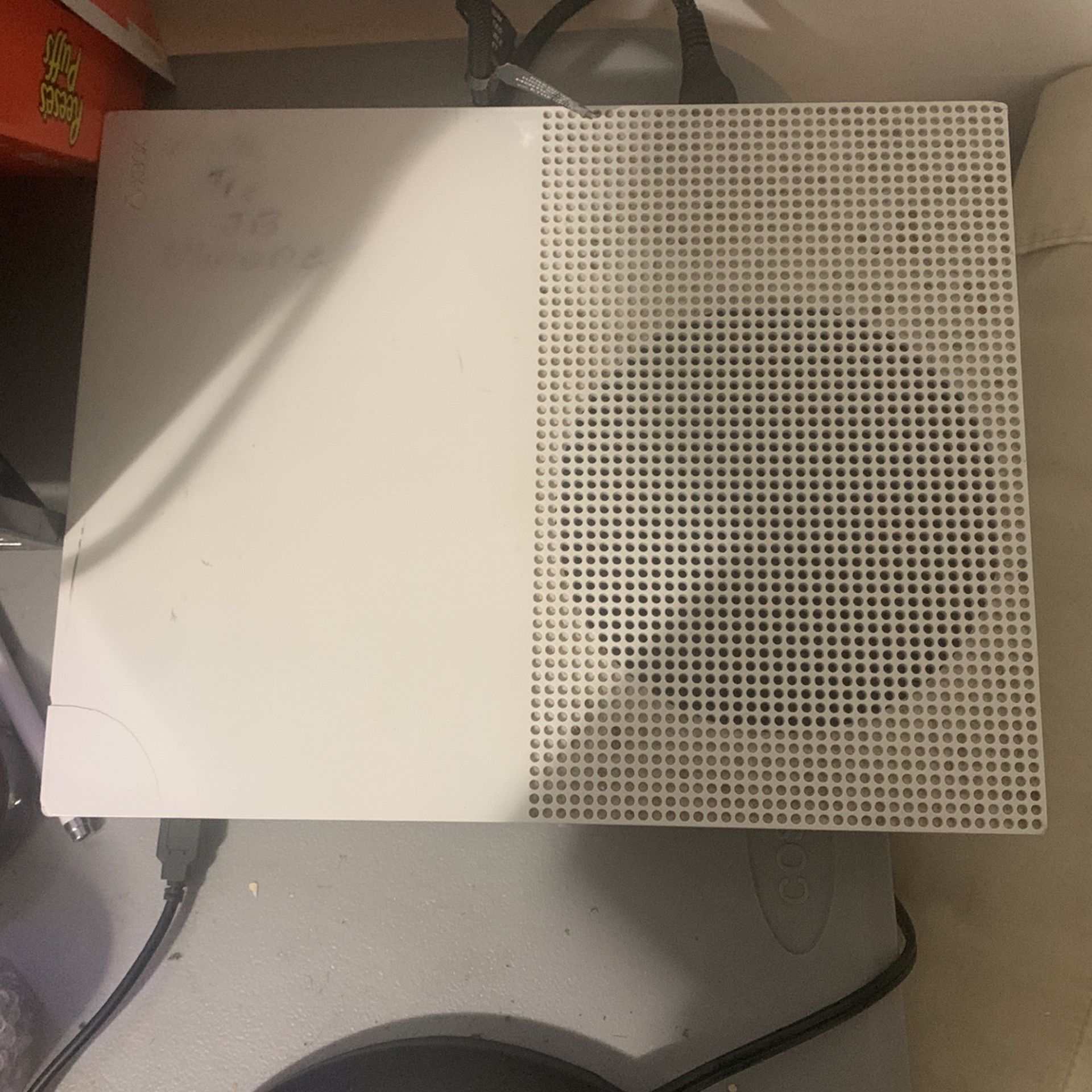 You Xbox One S (1READ DESCRIPTION)