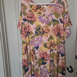 Women's floral dress with pockets