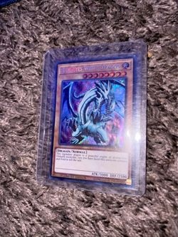 Blue eyes white dragon