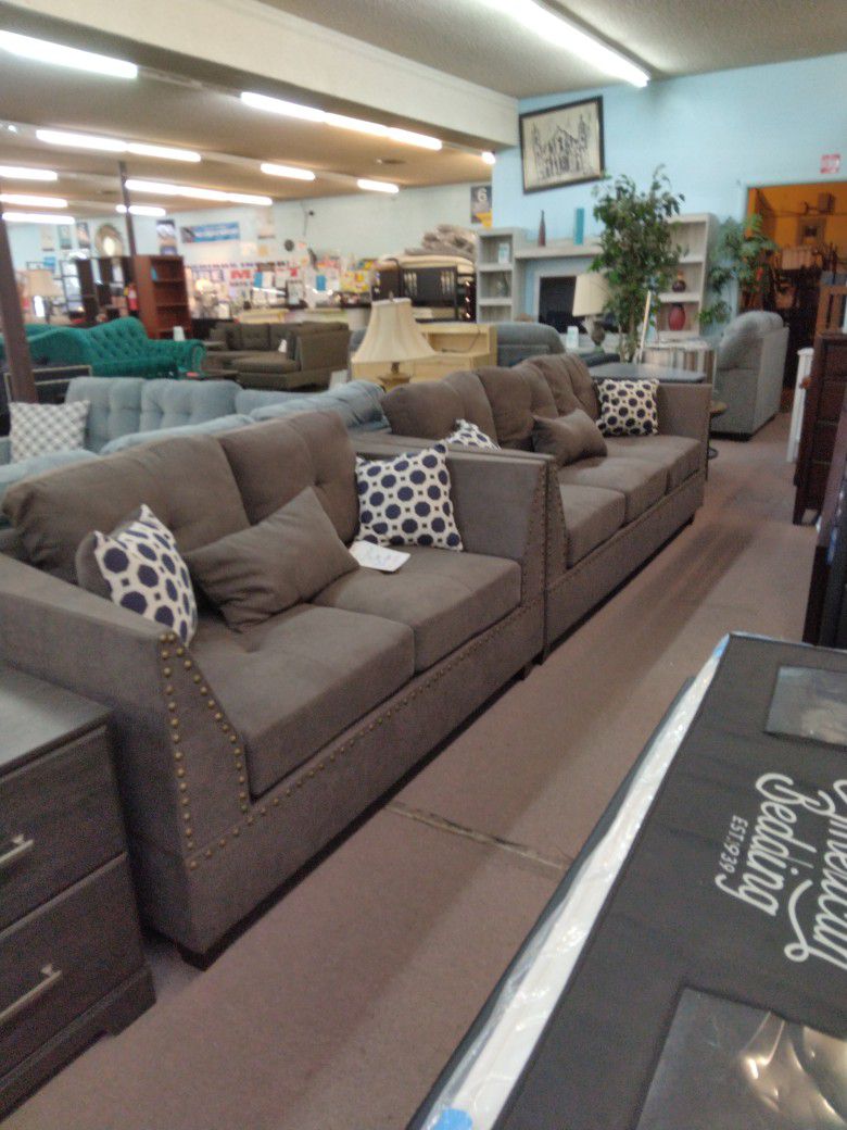 🥰 Close Out Sofa And Loveseat Set 