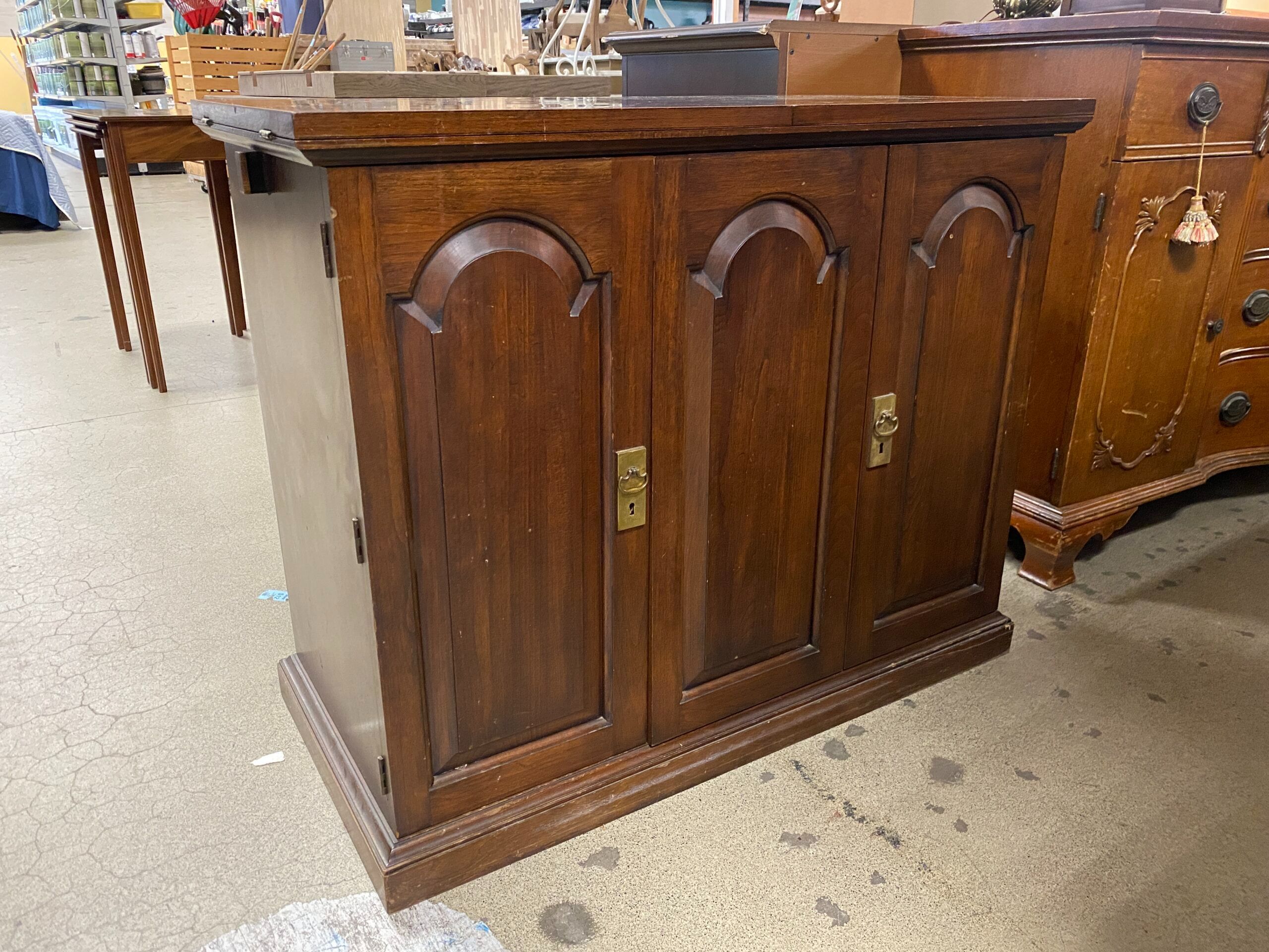 Lockable Extendable Sideboard w/ Leather Top