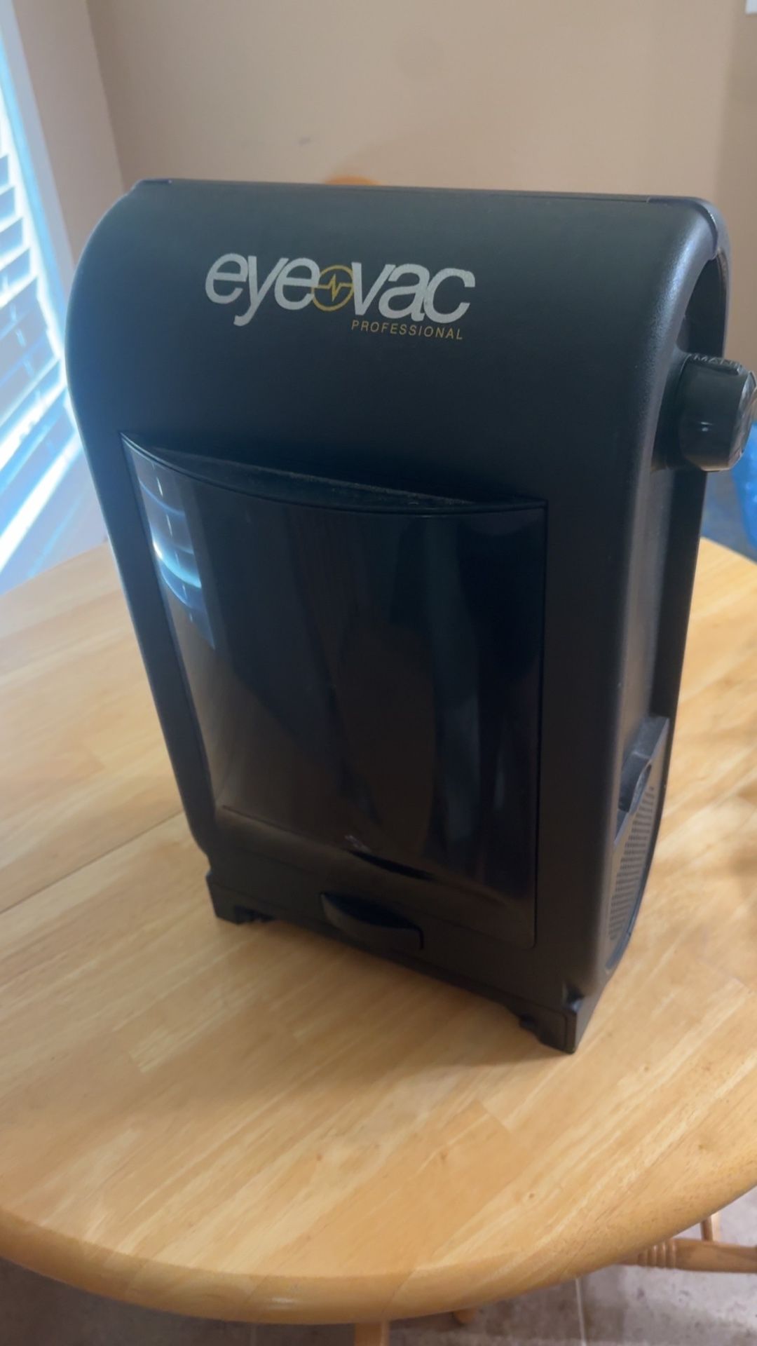 EYE VAC