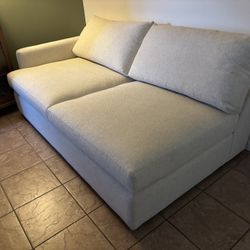 Like NEW! Crate & Barrel Sectional 