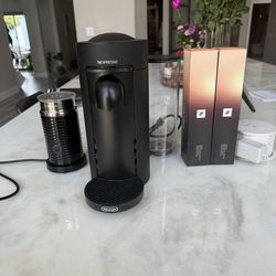 Nespresso VertuoPlus De’Longhi bundle - Frother and Coffee)