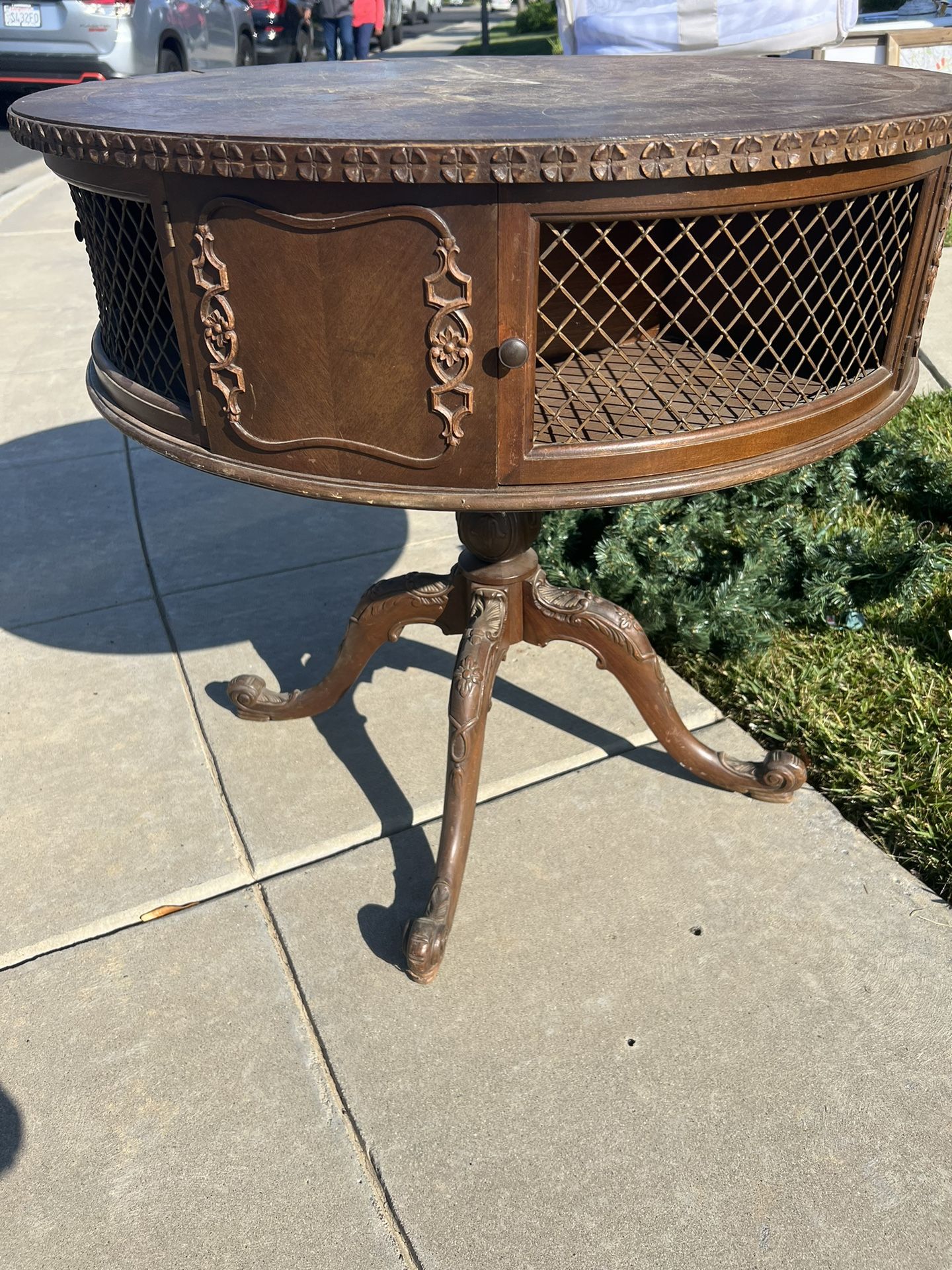 Antique Wooden Round Table 