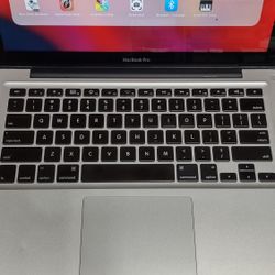 Macbook  Pro  13.5 Inch 