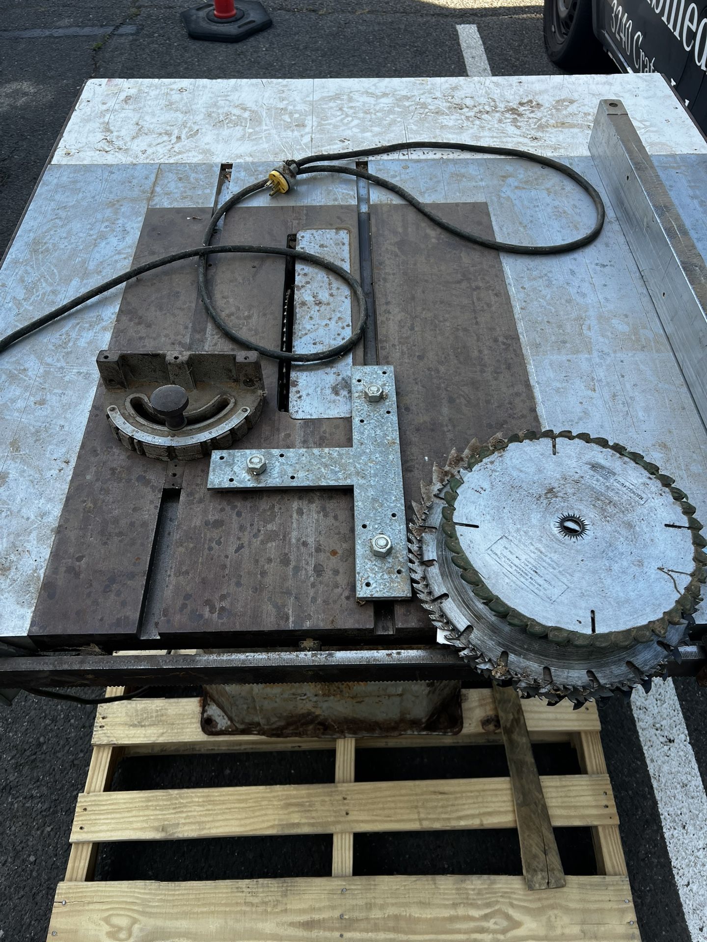 Commercial Grade Table Saw