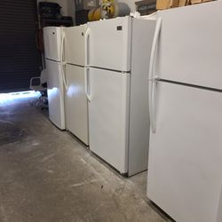 Fridge Blowout.   Delivery Possible 