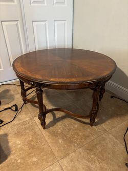 Round living room table