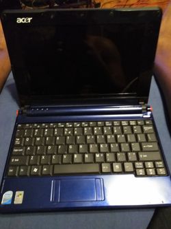 acer aspire one laptop it works I just don't have the charger so its dead