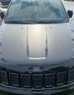 2020 trailhawk jeep grand Cherokee hood