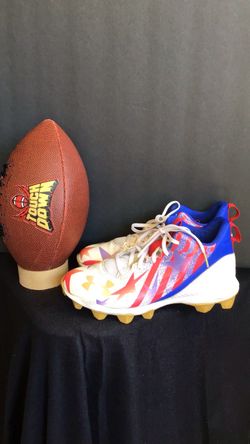 Under Armour football cleats size 6Y