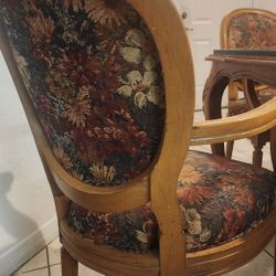 Dining Room Table And 6 Chairs