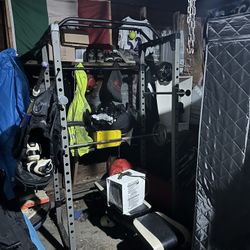 squat rack with bar & weights 