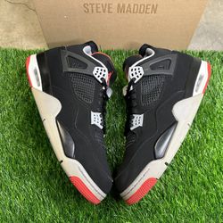 Air Jordan 4 Bred