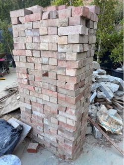 FREE Used Bricks / Pavers – Must Pick Up ASAP