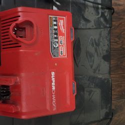 M12 and M18 12-Volt/18-Volt Lithium-Ion Multi-Voltage Super Charger Battery Charger