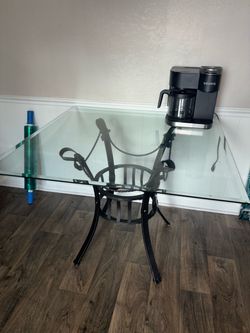 Dining room table