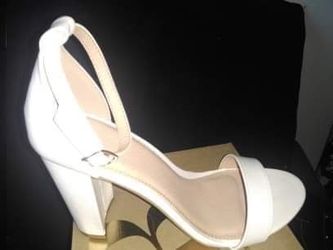 New women’s shoes/size 10