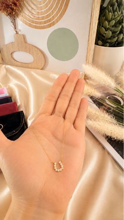 K18 Yellow Gold Natural Diamond Horseshoe Necklace Made in Japan