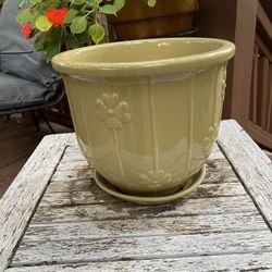 Ceramic planter pot