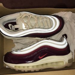Women's Size 5.5 Nike Airmax Beetroot 
