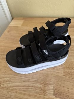 Nike Icon Classic Woman’s Sandals