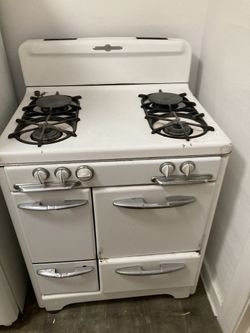 Working Retro Classic O'Keefe & Merritt 36 1/2" Gas Stove - $300 (Koreatown)
