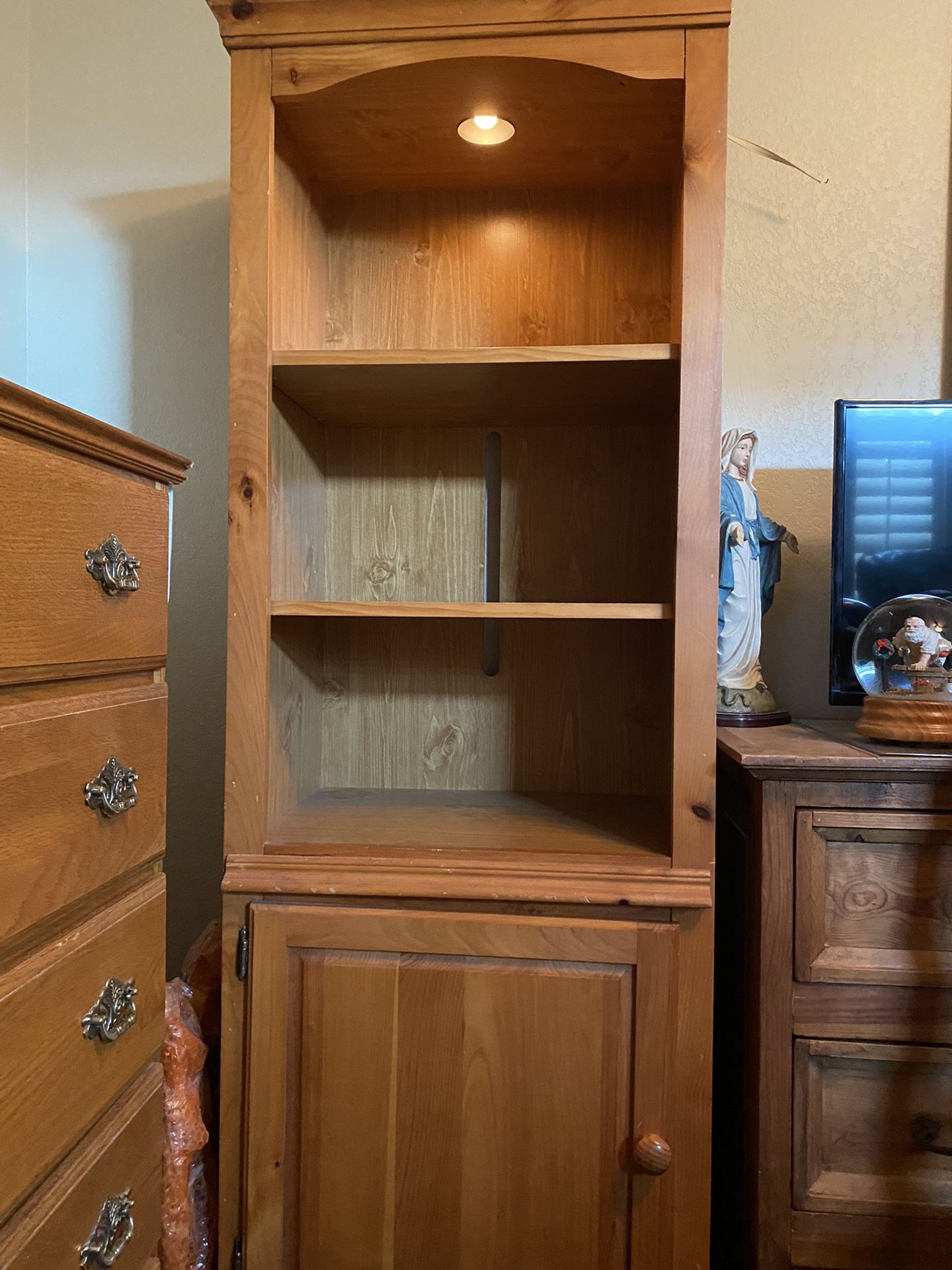 24” Hutch /Cabinet With Light 24x16x72 Free
