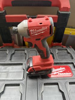 Milwaukee Impact With Battery 2.0