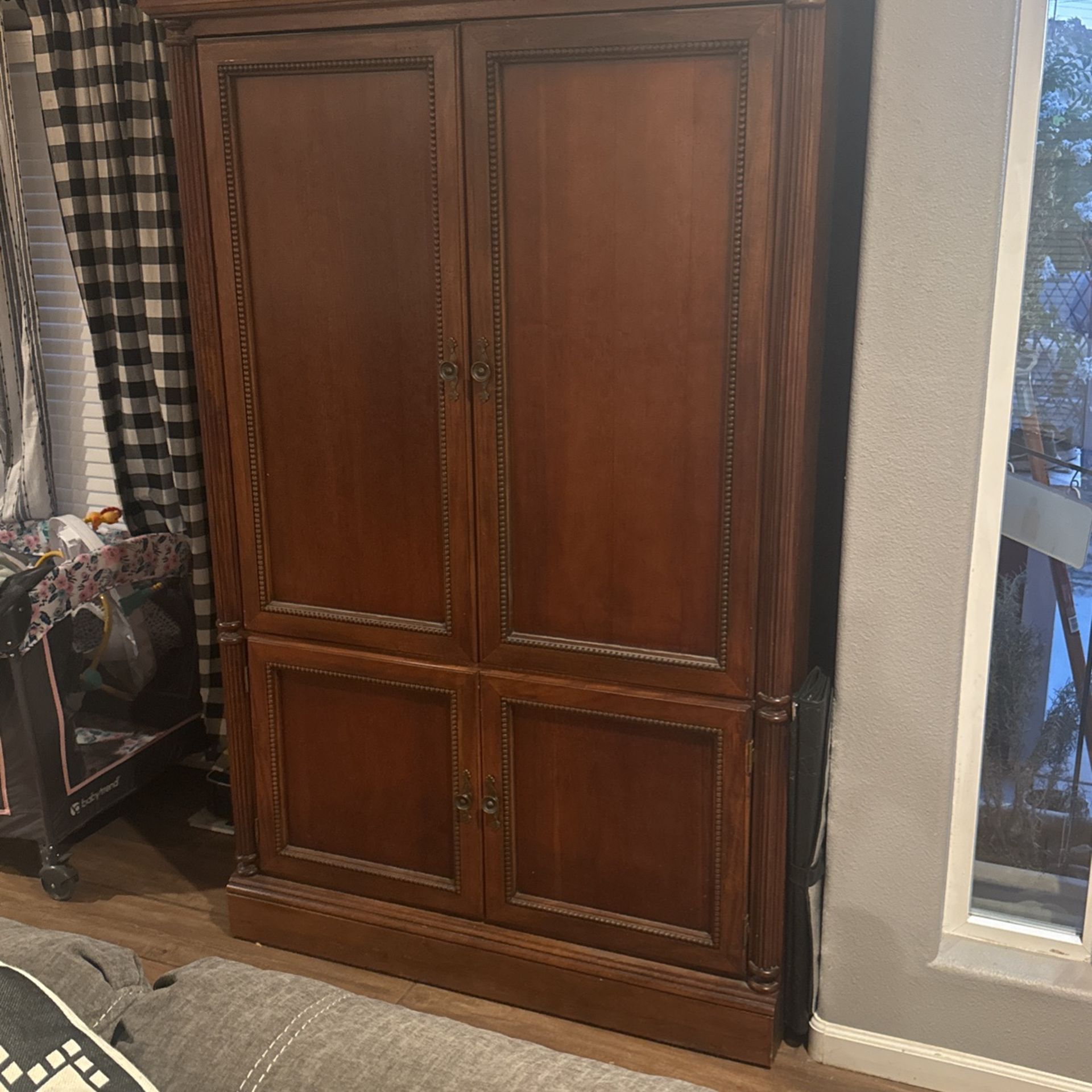 Armor (Entertainment Cabinet)