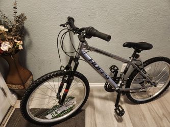 Huffy Bike Rack Boys 24 18 Speed Mont Sports New Ready To Ride good condition