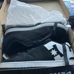 Dc Skate Shoes: Size 13 Wide
