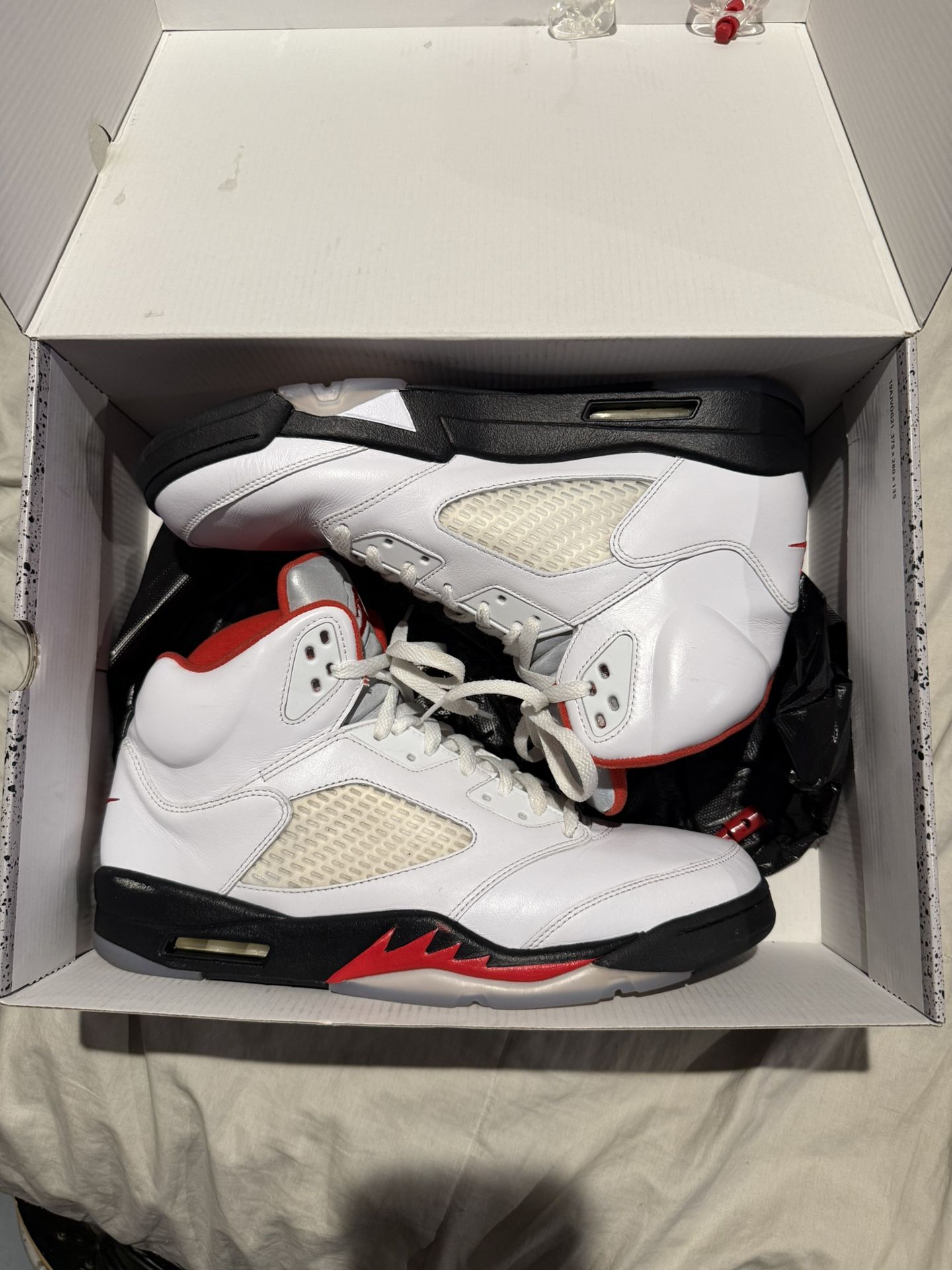 Jordan 5 Fire Red Silver Tongue Men’s Size 13