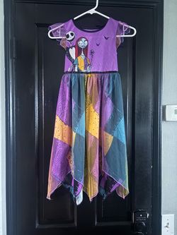 NIGHTMARE BEFORE CHRISTMAS DRESS/PJ - Size M/8