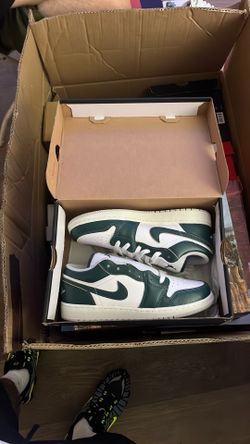 Jordan 1 Low SE Oxidized Green