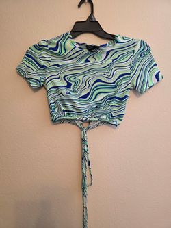 Streetwear Society Womens Medium Blue Green Swirl Print Tie back Crop Top Short Sleeve