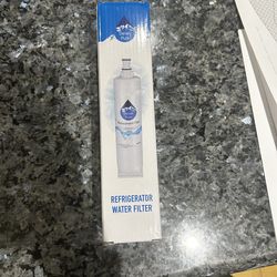 Refrigerator water filter