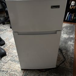 Magic Chef mini fridge