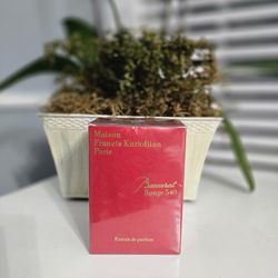 baccarat rouge 540 700ml 2.4 fl