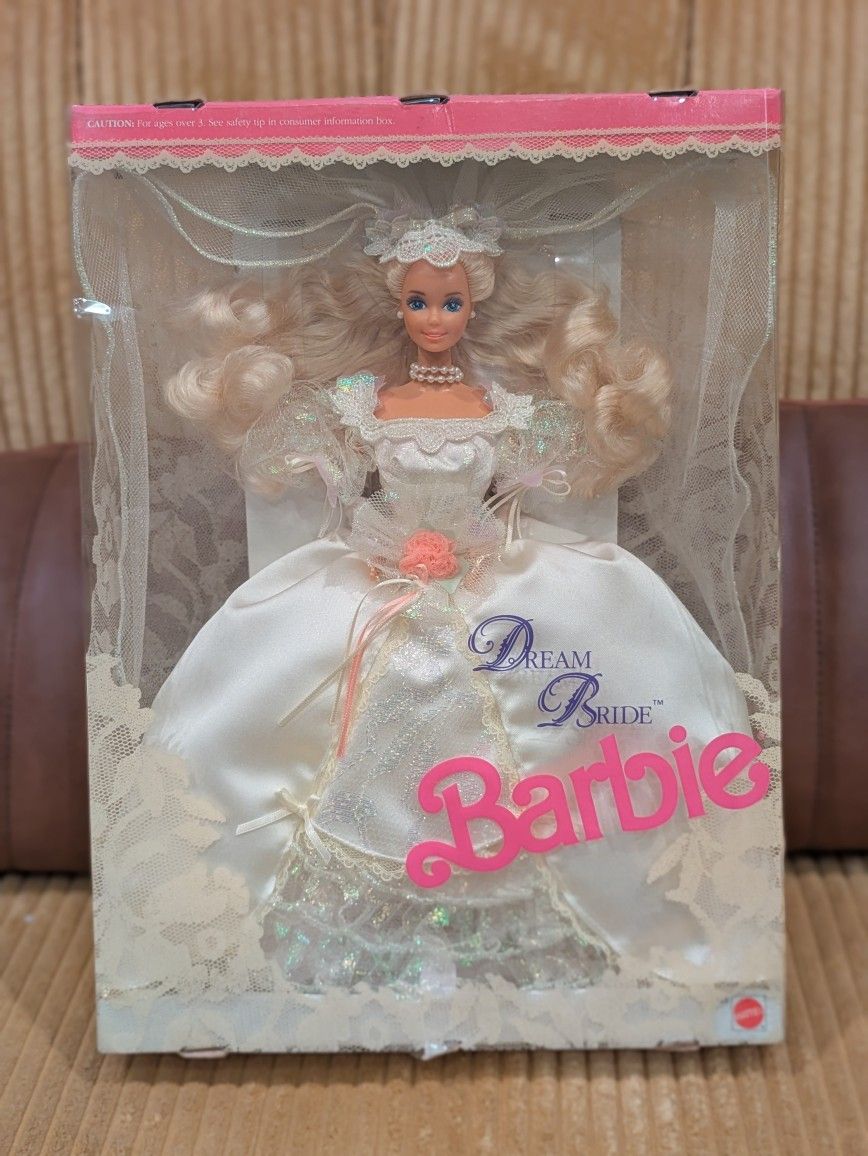 1991 Dream Bride Barbie w/Lingerie 1623 Ivory Satin Doll Stand