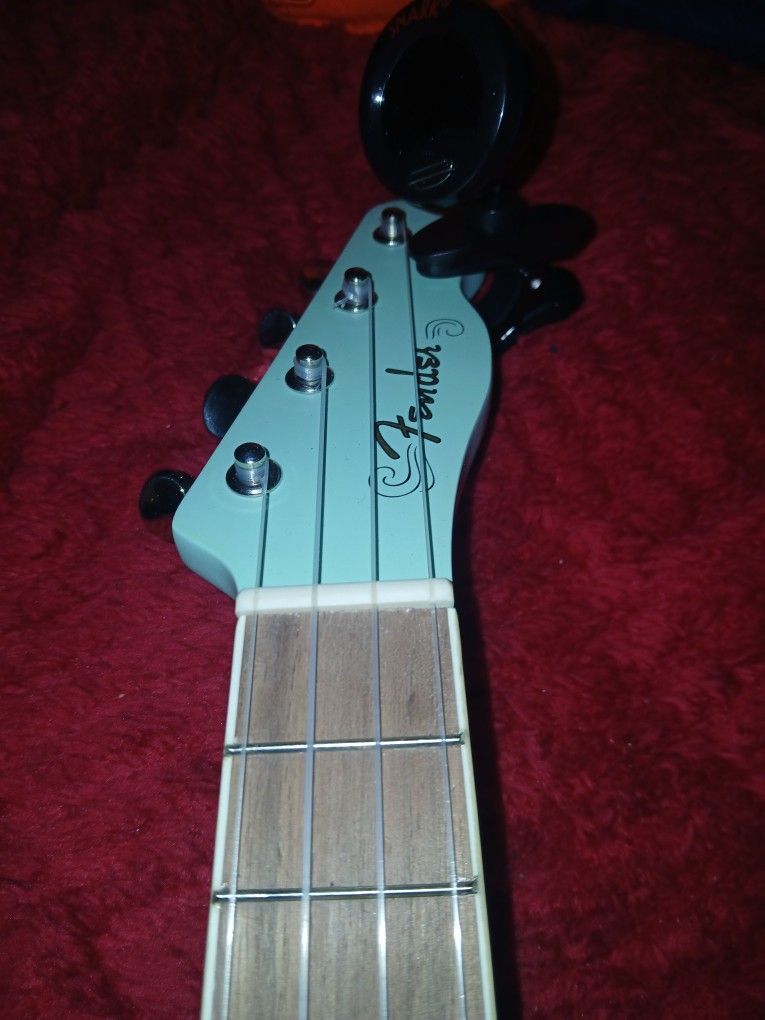 2 Brand New Ukulele's