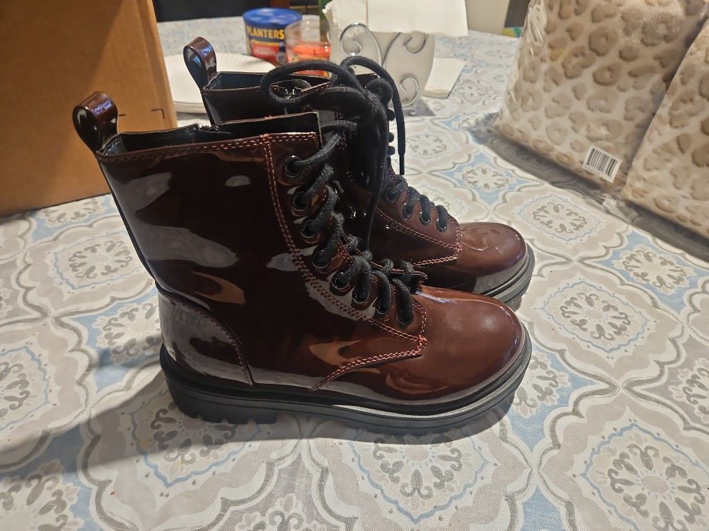 Burgundy Shiny Boots 8 1/2 Women