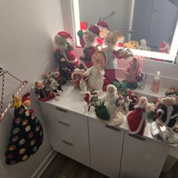 Annalee Christmas Doll Collection 