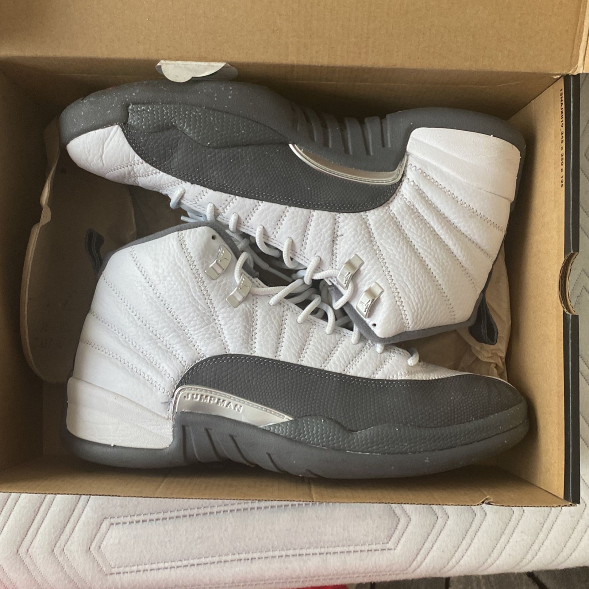 Jordan 12 White/dark Grey