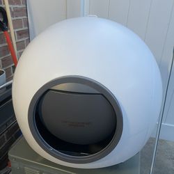 Self Cleaning Cat Litter Box Used Like New 