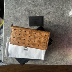 MCM zipper Wallet