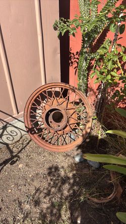 Old unique iron wheel   Cash Only